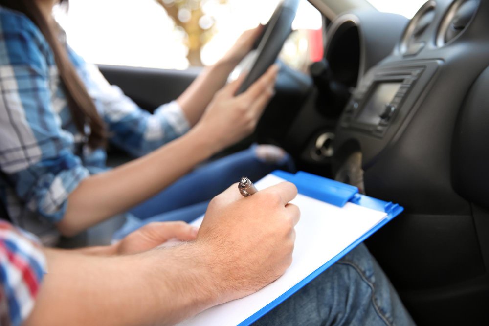 Professional driving school services in Brampton